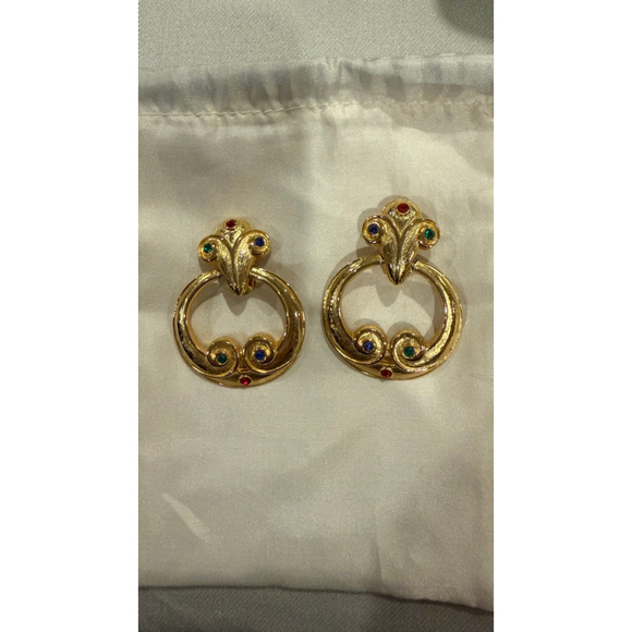 Unbranded Jewelry - Vintage 1980s Door Knocker Clip- On Earrings Gold Tone with Multi-Color Stones
